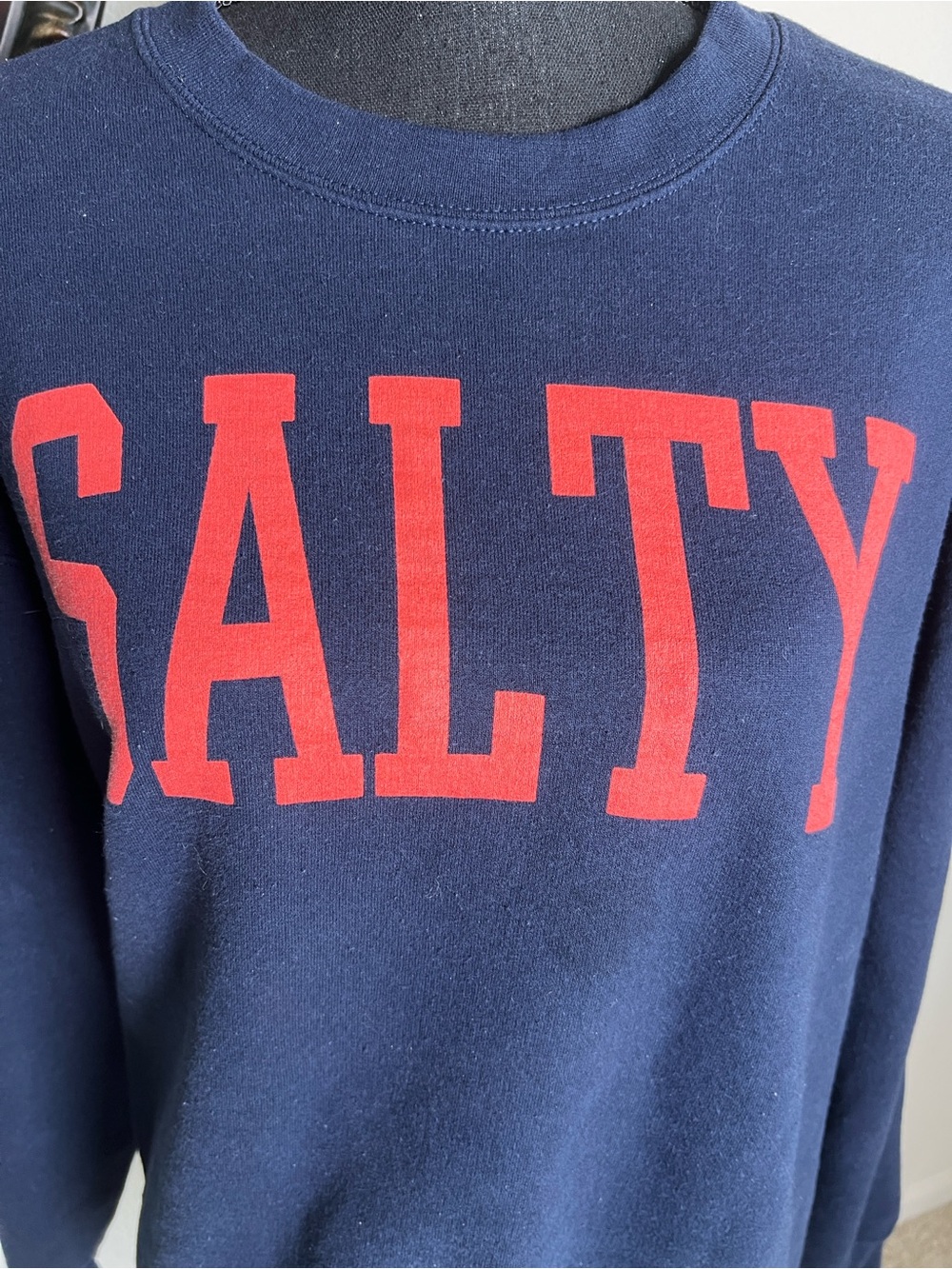Gildan Unisex Adult Navy Blue Heavy Blend Crewneck Sweatshirt Salty in Red M - Picture 10 of 13
